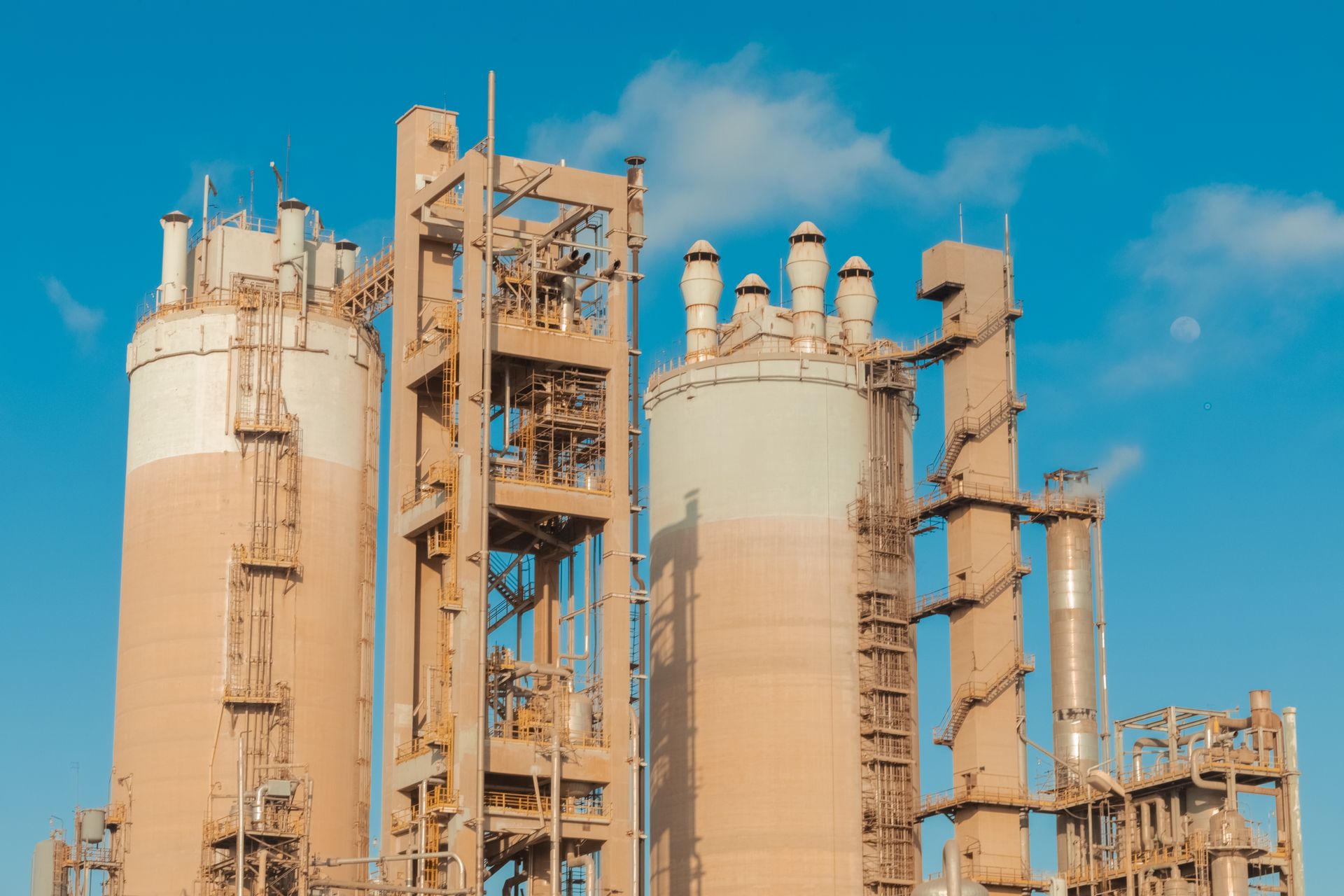 Air separation plant towers