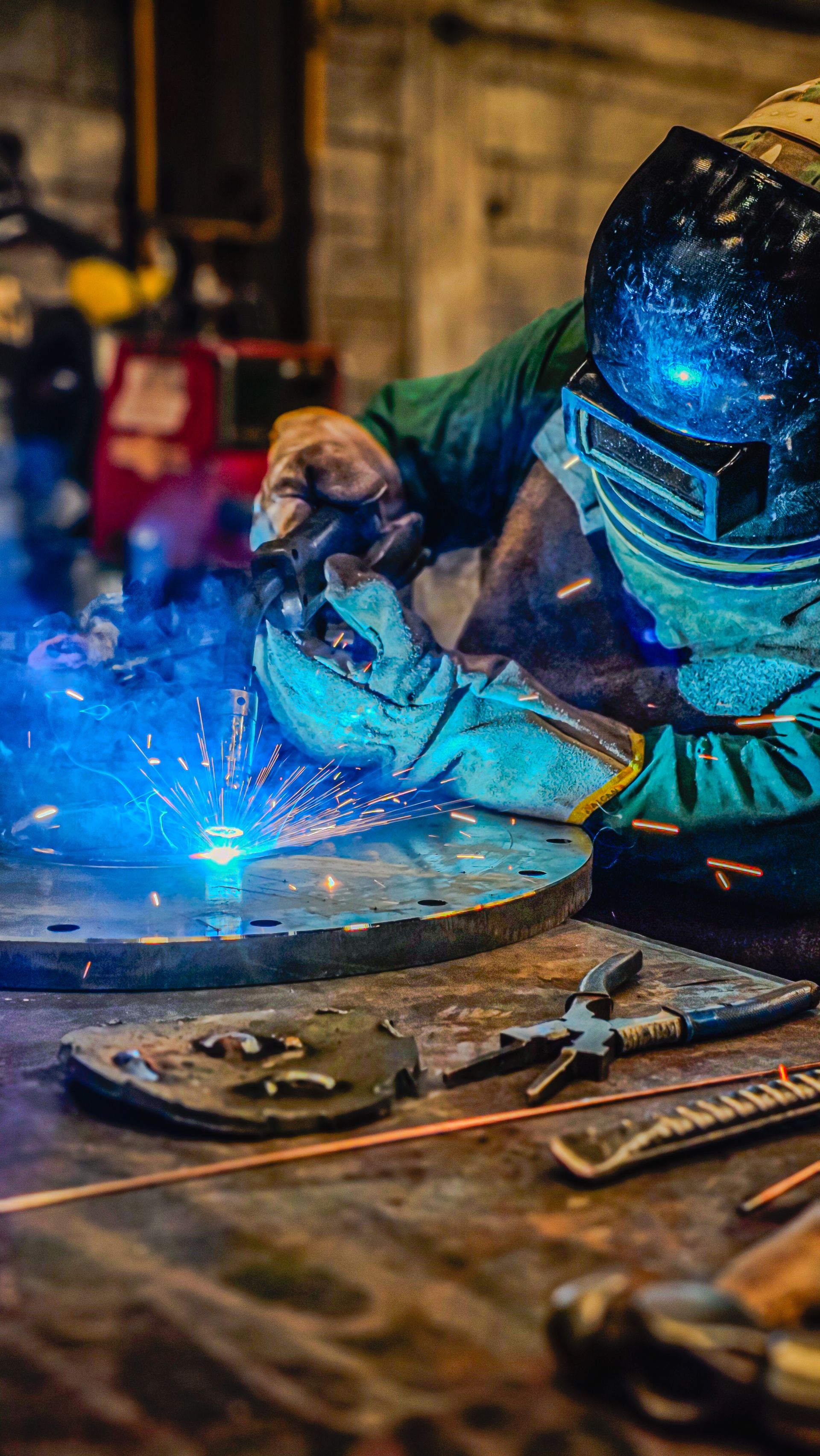 Welding with argon shielding gas